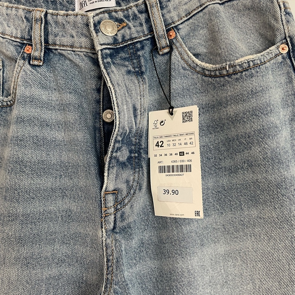 Zara cropped jeans. High waisted. New with tags